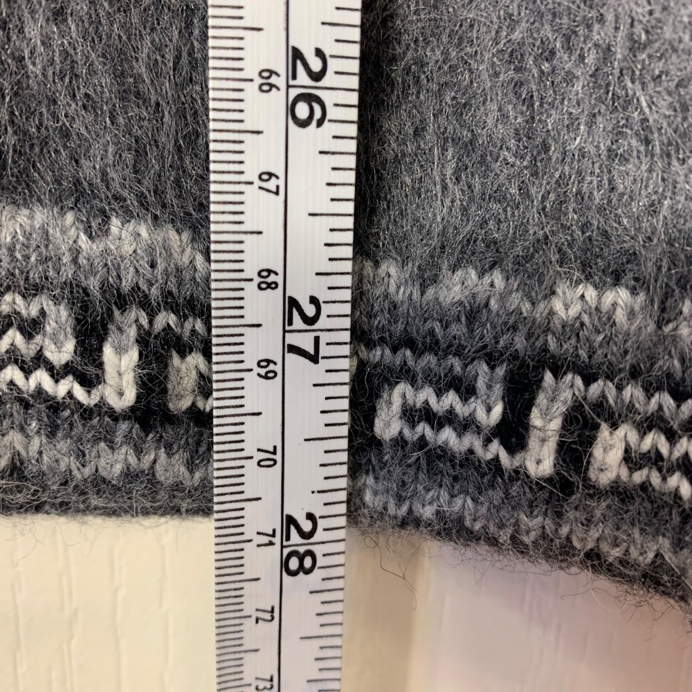 100% Baby Alpaca Sweater (L) | Made in Peru | Ultra-Soft Grey Knit Comfy - Picture 5 of 7